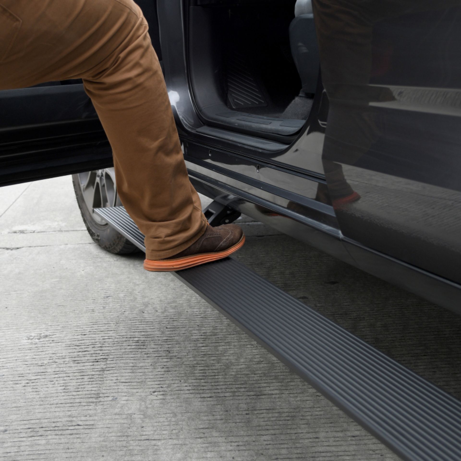 Picture of Go Rhino 19-23 Ram 1500 CC 4dr E-BOARD E1 Electric Running Board Kit 3 Brkt No Drill - Tex- Blk