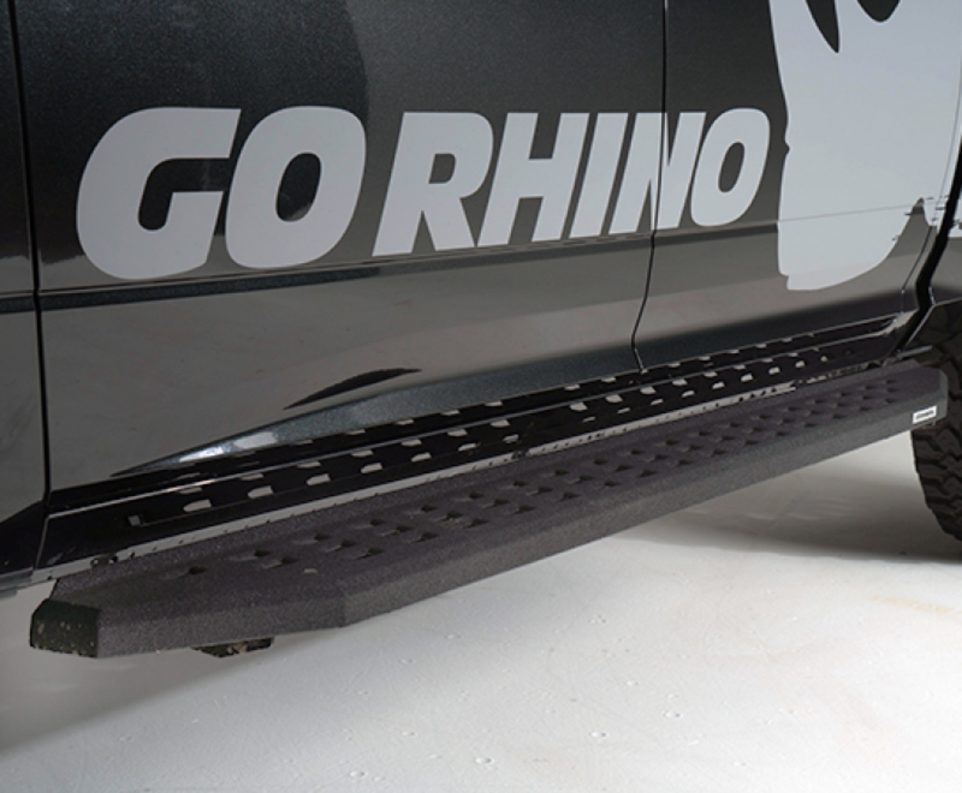 Picture of Go Rhino 19-20 Chevy 1500 RB20 Complete Kit w-RB20 + Brkts