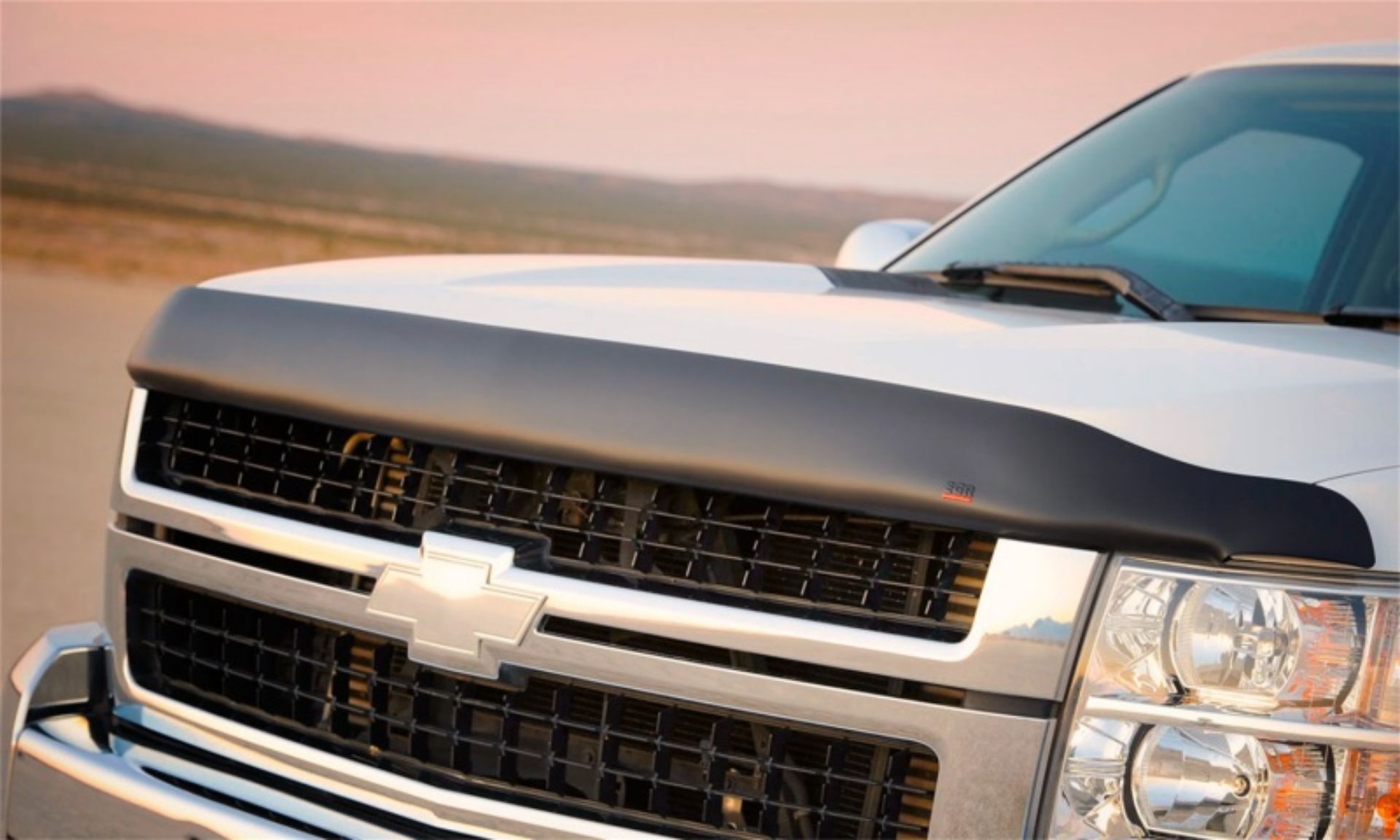 Picture of EGR 02-99 Chev Silverado Superguard Hood Shield - Matte