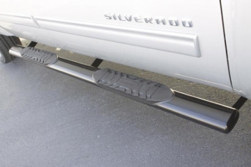 Picture of Lund 15-17 Chevy Colorado Crew Cab 5in- Oval Straight SS Nerf Bars - Polished