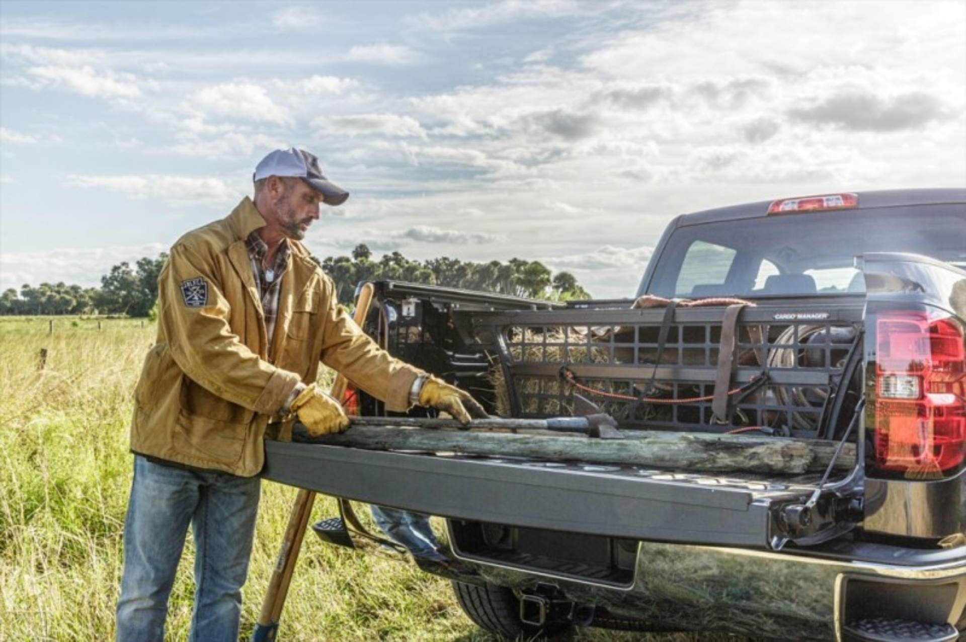 Picture of Roll-N-Lock 2009 Dodge Ram 1500 SB 76in Cargo Manager