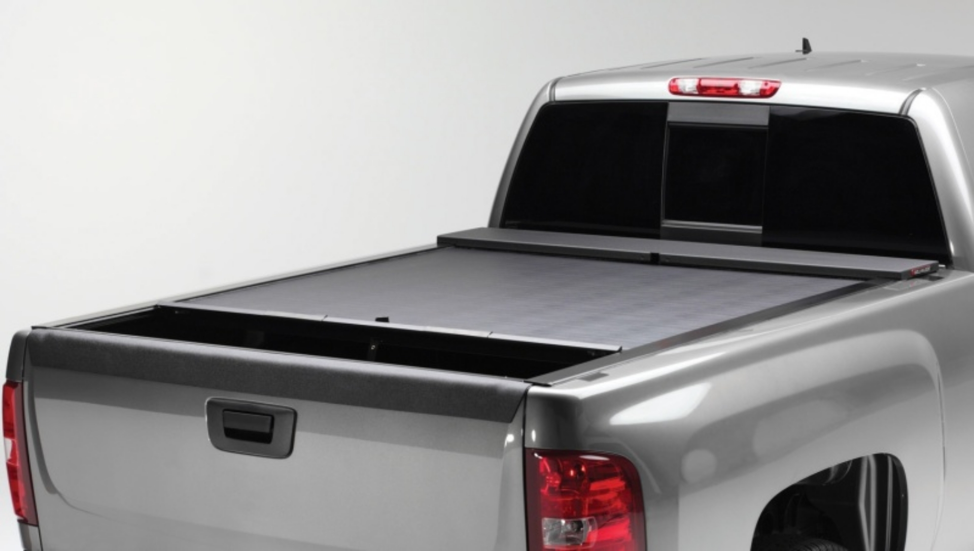 Picture of Roll-N-Lock 90-94 Toyota Truck Regular-Extended Cab SB 73-1-4in M-Series Retractable Tonneau Cover