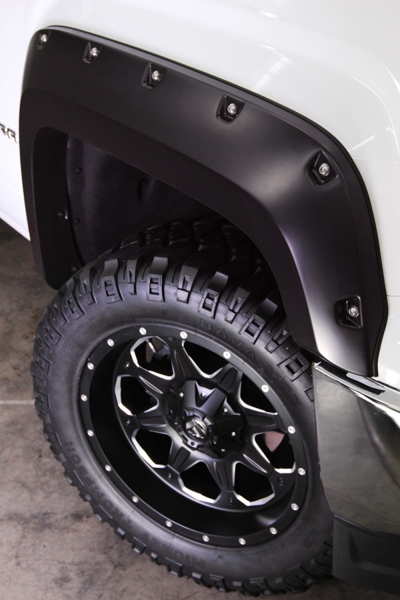 Picture of Bushwacker 18-19 Ford F-150 Max Pocket Style Flares 2pc - Black