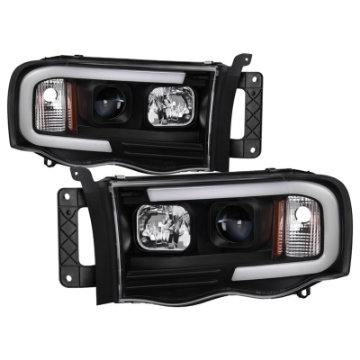 Picture of Spyder 02-05 Dodge Ram 1500 Light Bar Projector Headlights - Black PRO-YD-DR02V2-LB-BK