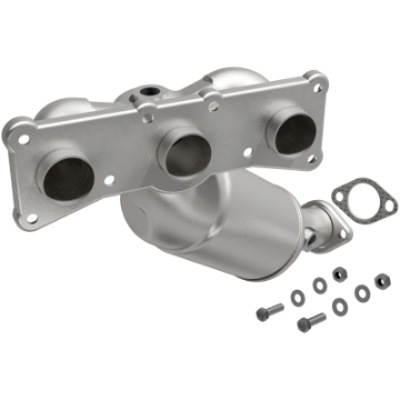 Picture of MagnaFlow California Converter Direct Fit 07-13 BMW 328i L6 3-0LGAS 3-75in Inlet 4in Outlet 2in Dia