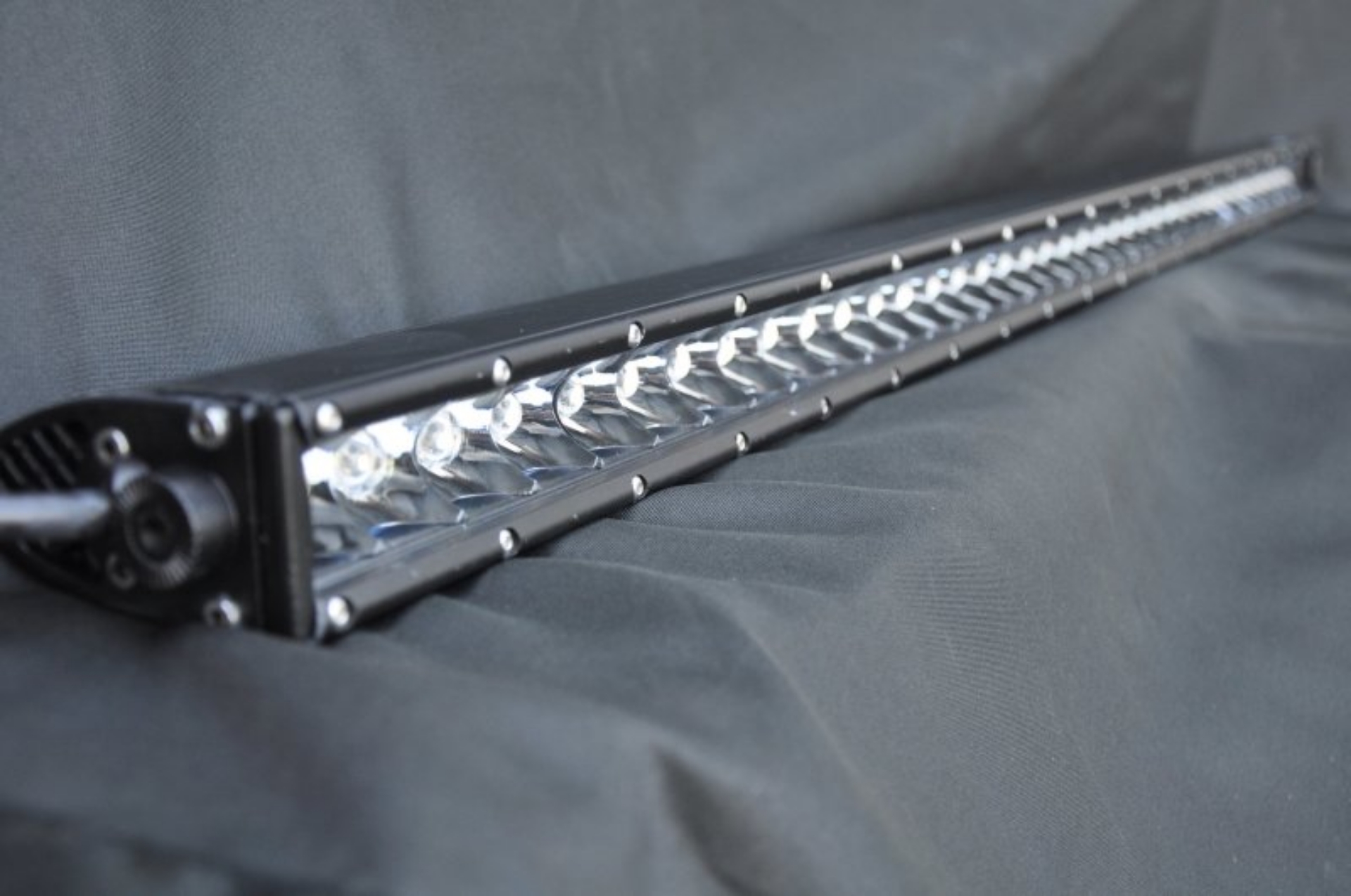 Picture of DV8 Offroad 40in Light Bar Slim 190W Spot 5W CREE LED - Black