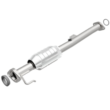 Picture of MagnaFlow 99-03 Chevrolet Tracker - Suzuki Vitara 1-6L-2-0L Direct-Fit Catalytic Converter