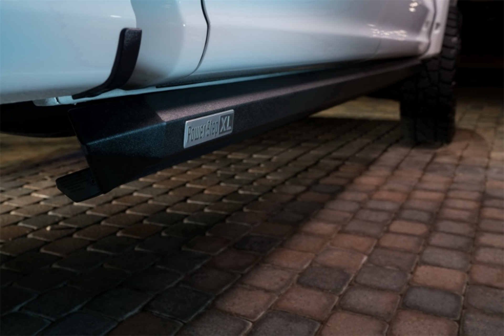 Picture of AMP Research 2007-2017 Toyota Tundra Extended Crew Cab Plug N Play PowerStep XL - Black