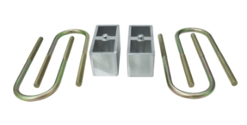Picture of MaxTrac 82-04 Chevrolet S10 2WD 2in Rear Lowering Blocks & U-Bolts