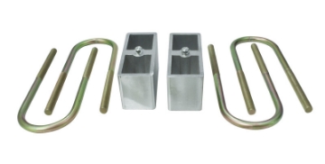 Picture of MaxTrac 82-04 Chevrolet S10 2WD 3in Rear Lowering Blocks & U-Bolts