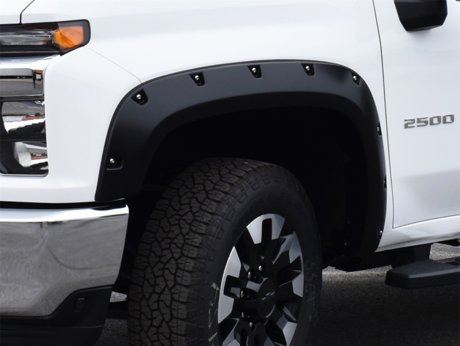 Picture of Bushwacker 2020 Chevrolet Silverado 3500-2500 HD Pocket Style Flares 4pc - Black