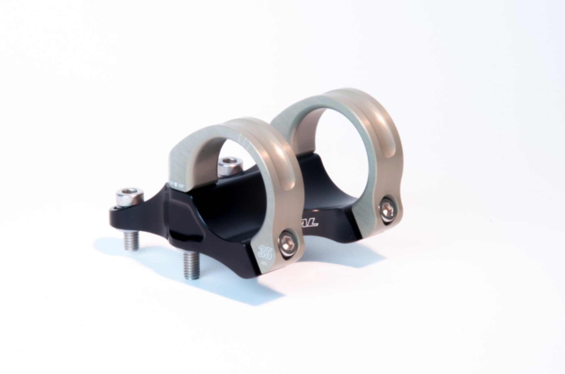 Picture of Renthal Integra 35 Handlebar Clamp 45 mm-- +10 Rise
