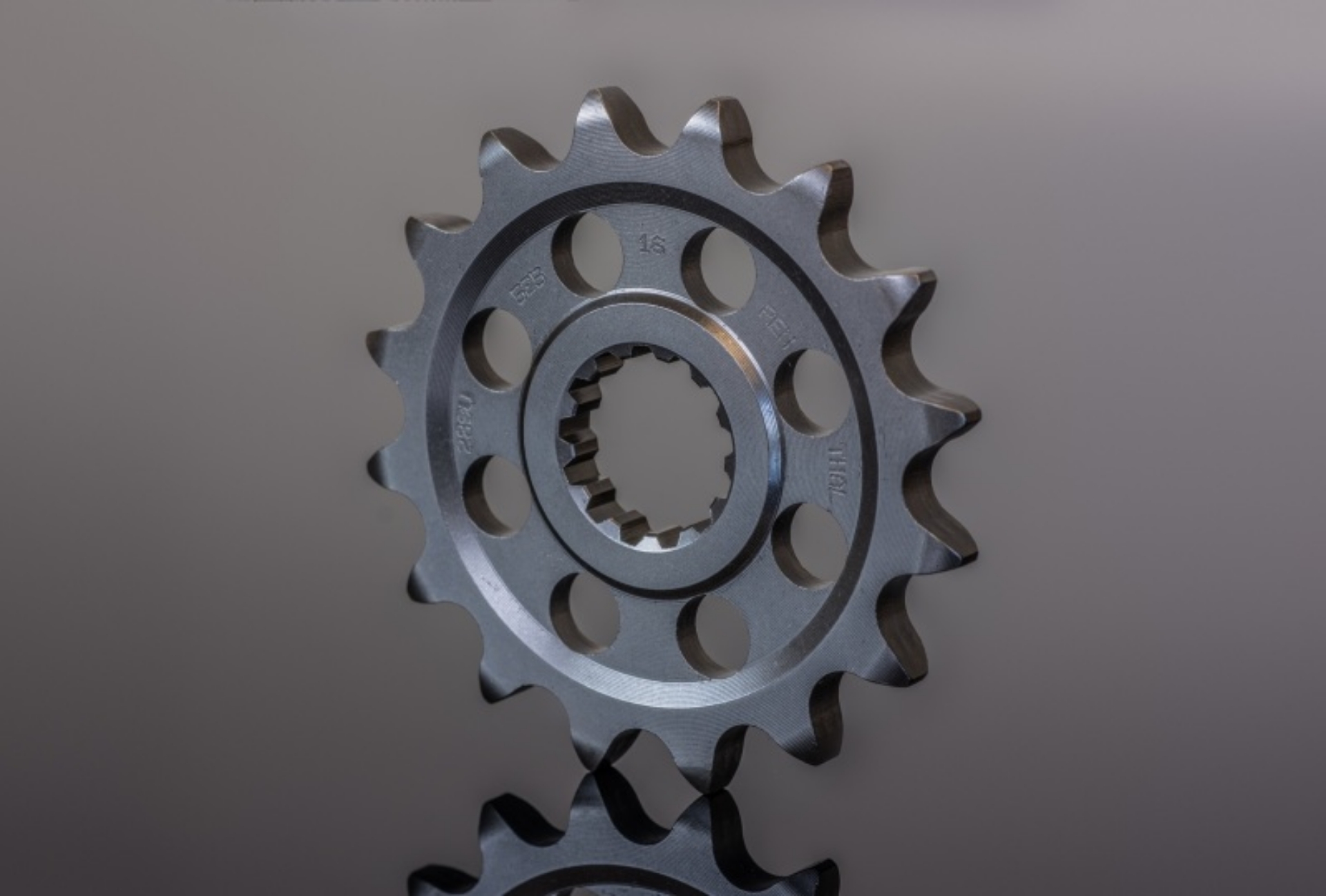 Picture of Renthal 06-23 Yamaha YZF-R6 Front Sprocket - 525-15 Teeth