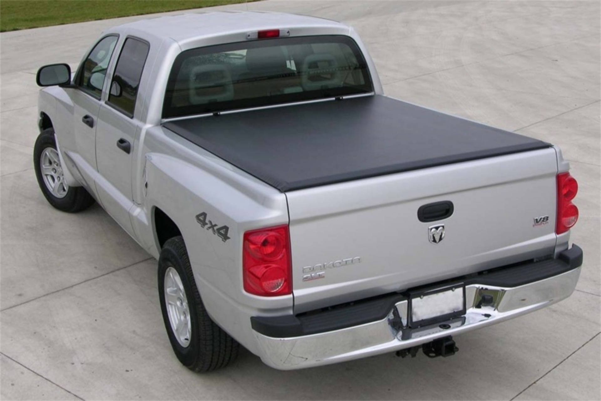 Picture of Access Vanish 87-04 Dodge Dakota 6ft 6in Bed Roll-Up Cover