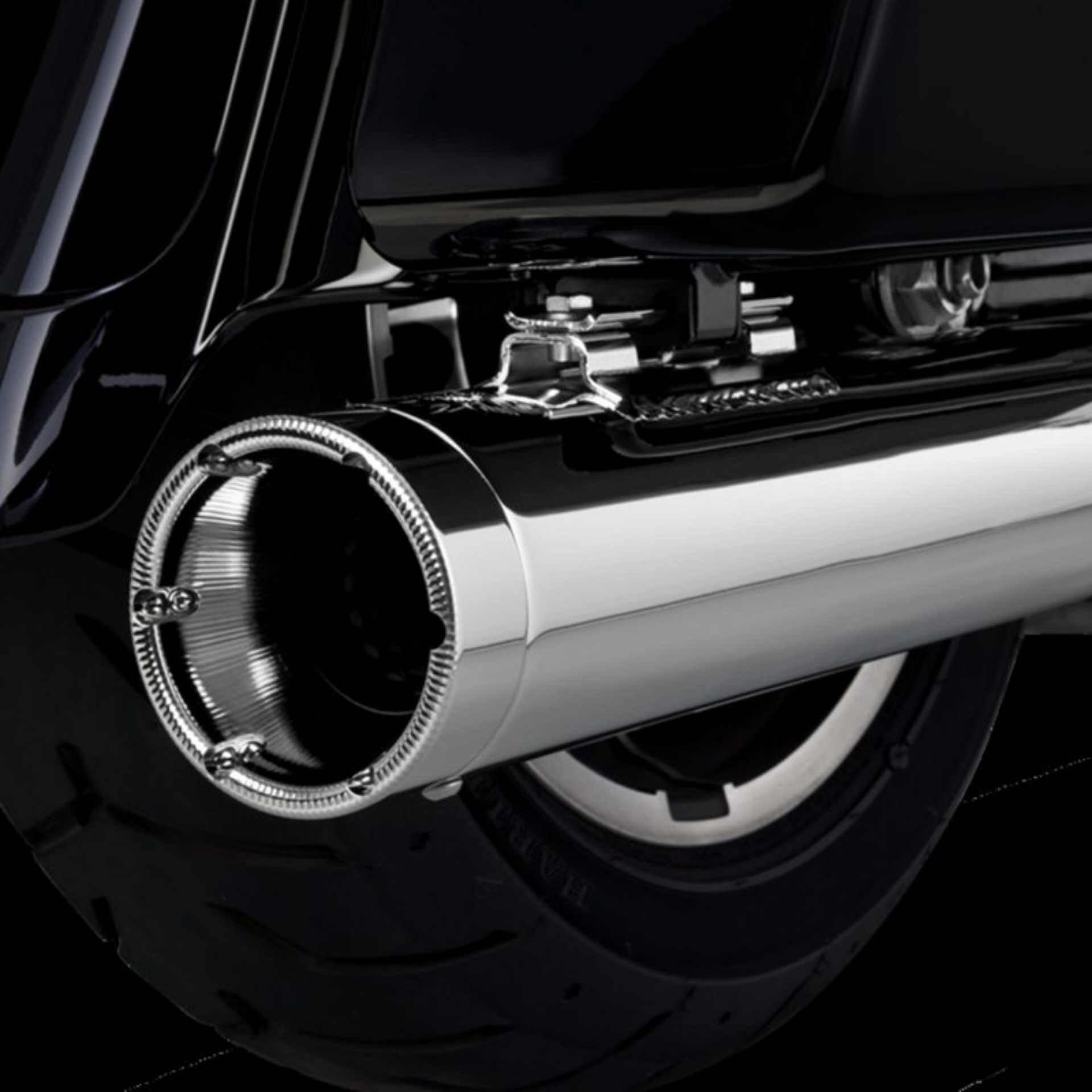 Picture of Vance & Hines HD Dresser 17-22 Monster Round Chrome Slip-On Exhaust