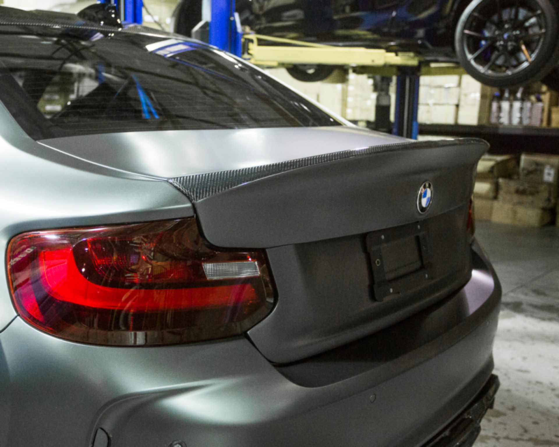Picture of VR Aero BMW M2-F87-M240i-F22 Carbon Fiber Single Sided CSL Style Trunk