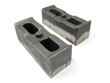 Picture of Tuff Country 01-10 Chevy Silverado 2500HD-3500 4wd 2in Cast Iron Lift Blocks Pair