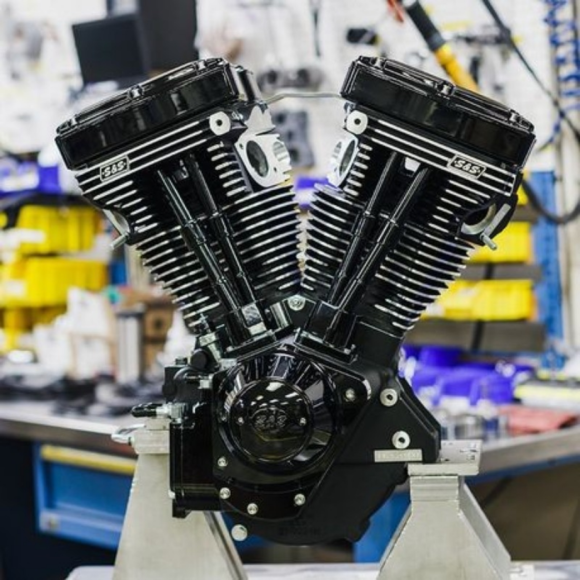 Picture of S&S Cycle 84-99 BT Black Edition V124 Long Block Engine w- 640 Cams & Chrome Billet Gear Cover