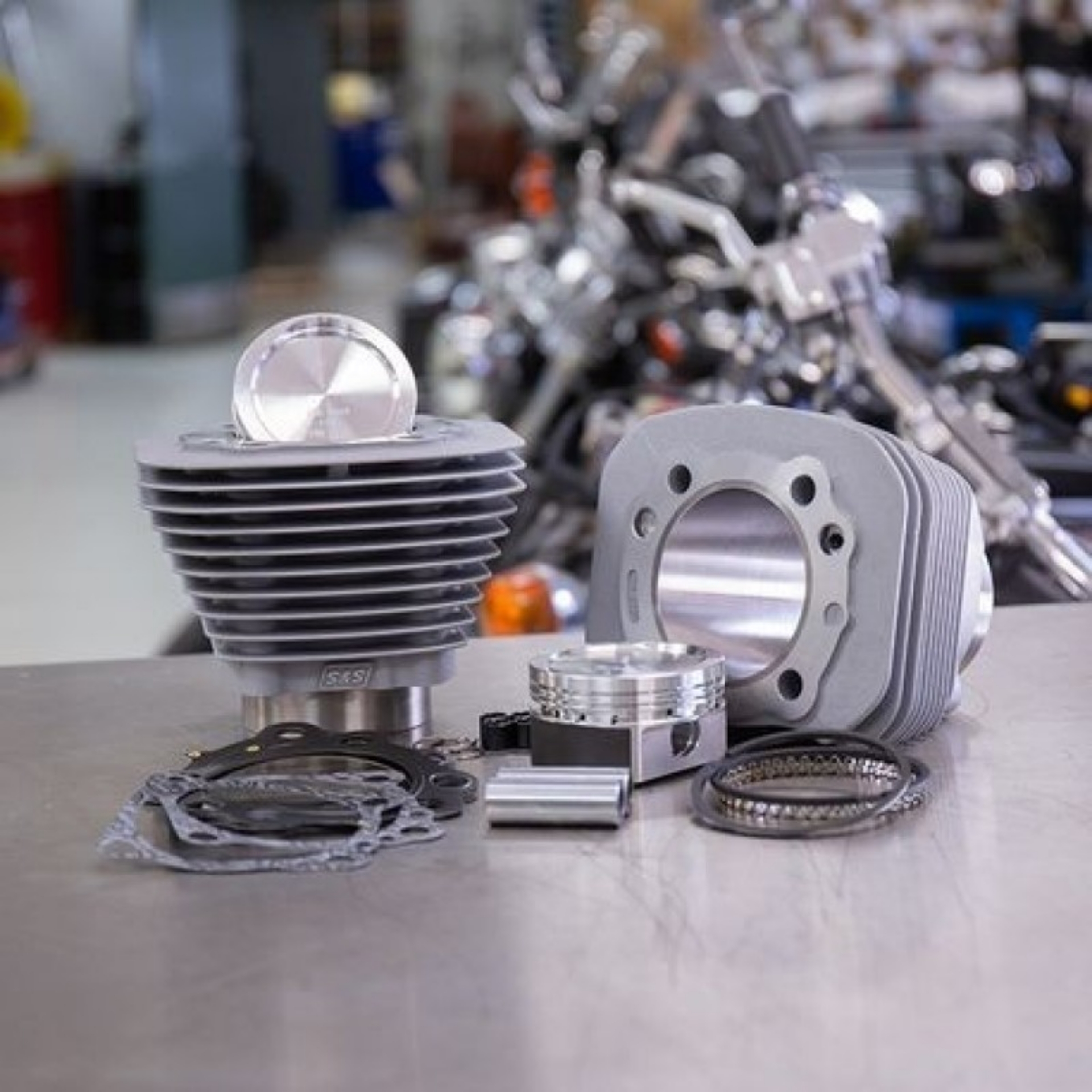 Picture of S&S Cycle 86-19 Sportster Models 883 to 1200cc Conversion Kit - Silver