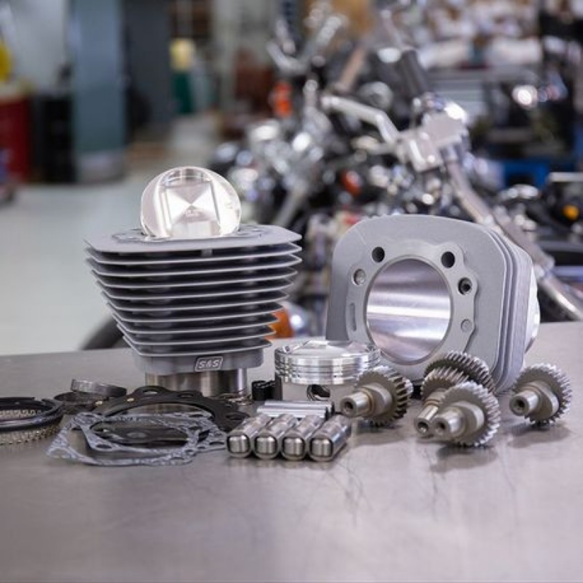 Picture of S&S Cycle 00-21 Sportster Models 1200cc to 1250cc Hooligan Kit - Silver