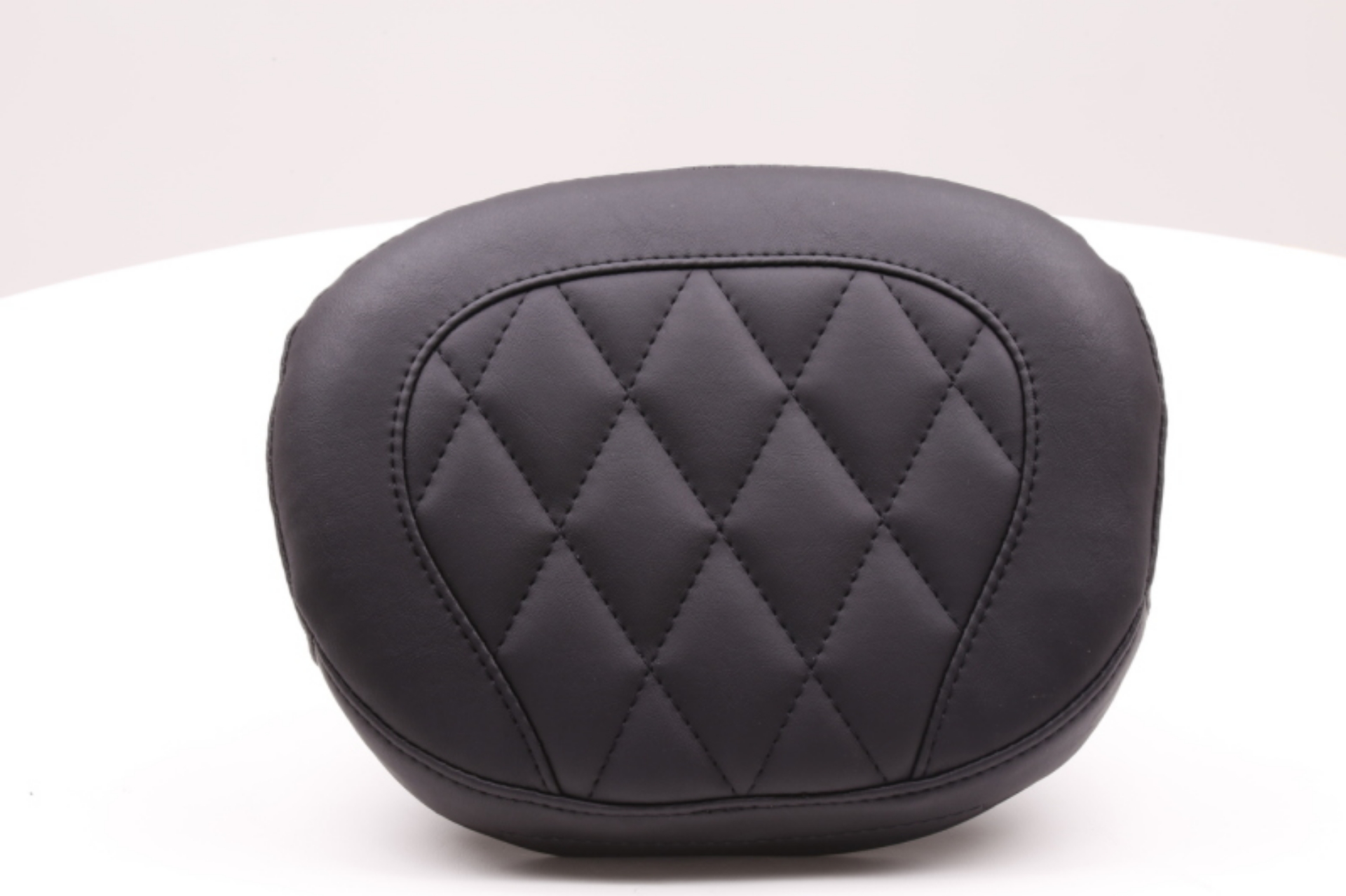Picture of Mustang 11-13 Harley Blackline, 12-17 Slim Sissy Bar Pad Diamond Stitch 11-5 inch x 9 inch - Blac