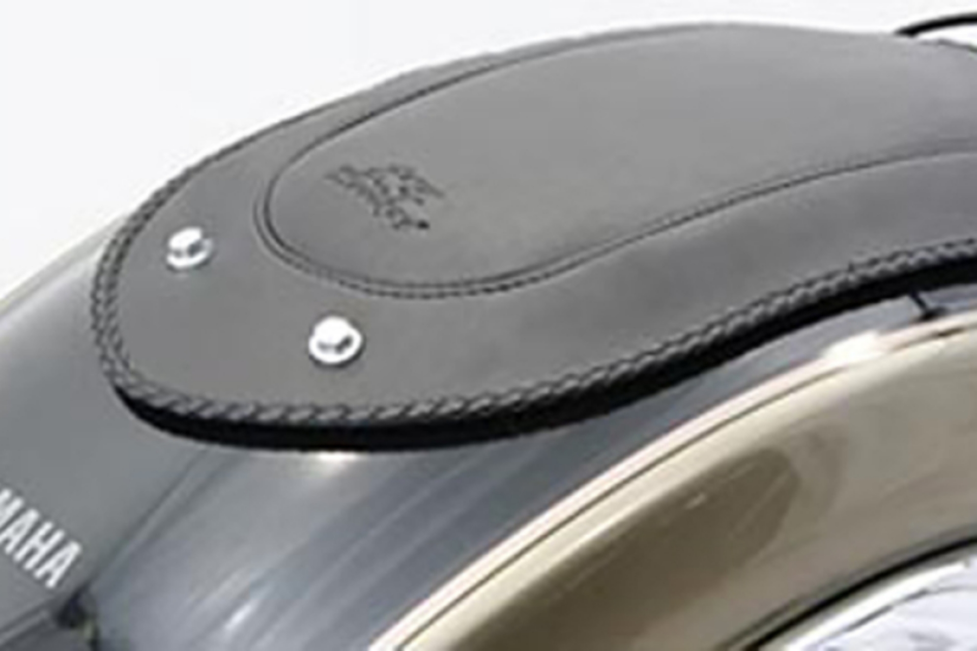 Picture of Mustang 06-10 and 12-15 Yamaha Roadliner, 06-15 Stratoliner Fender Bib - Black